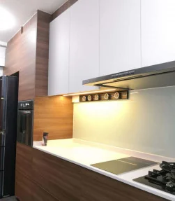 Bộ Ổ cắm thanh trượt Line8 (Lắp nổi/600mm/Màu đen) + 02 Ổ cắm | ⓿❽❻❽❺⓿❺⓿❺❺ | khuetu.vn